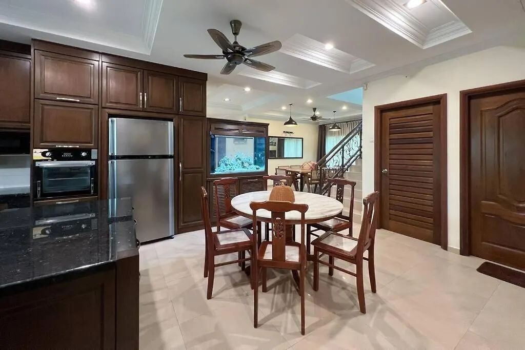 Luxury Villa Hening Sari, Umbai Melaka - Smarthome
