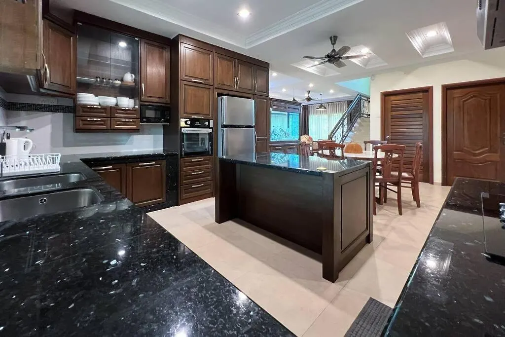 Luxury Villa Hening Sari, Umbai Melaka - Smarthome