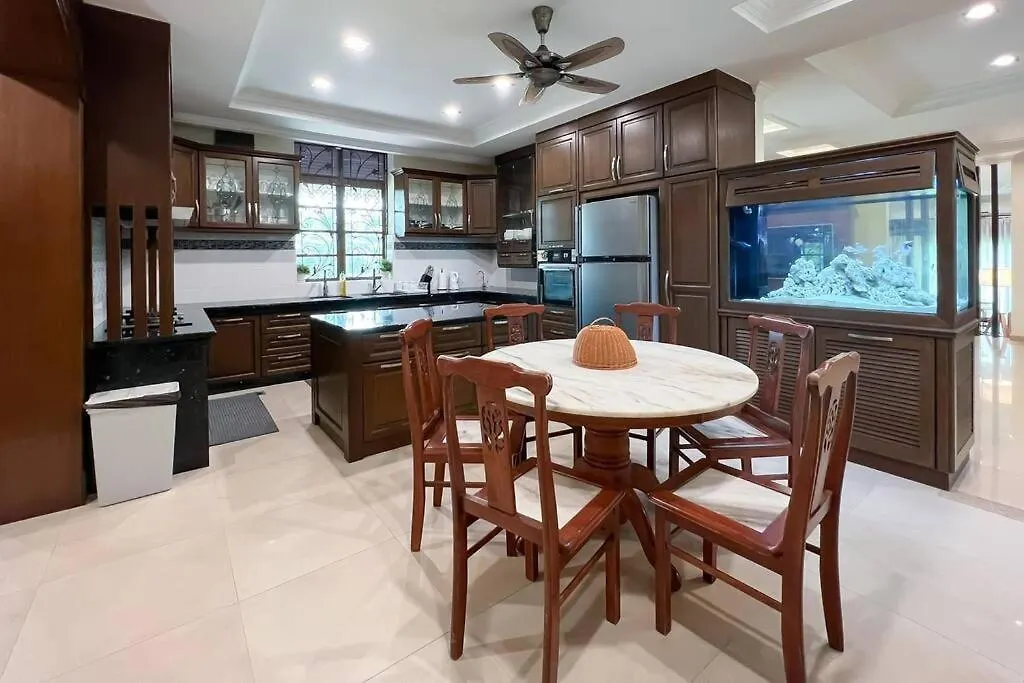 Luxury Villa Hening Sari, Umbai Melaka - Smarthome Malacca